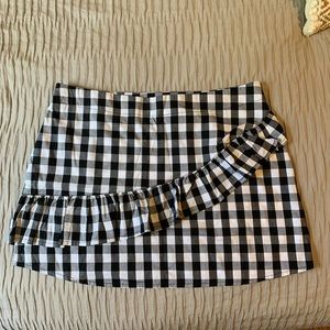 Black and white checkered short skirt